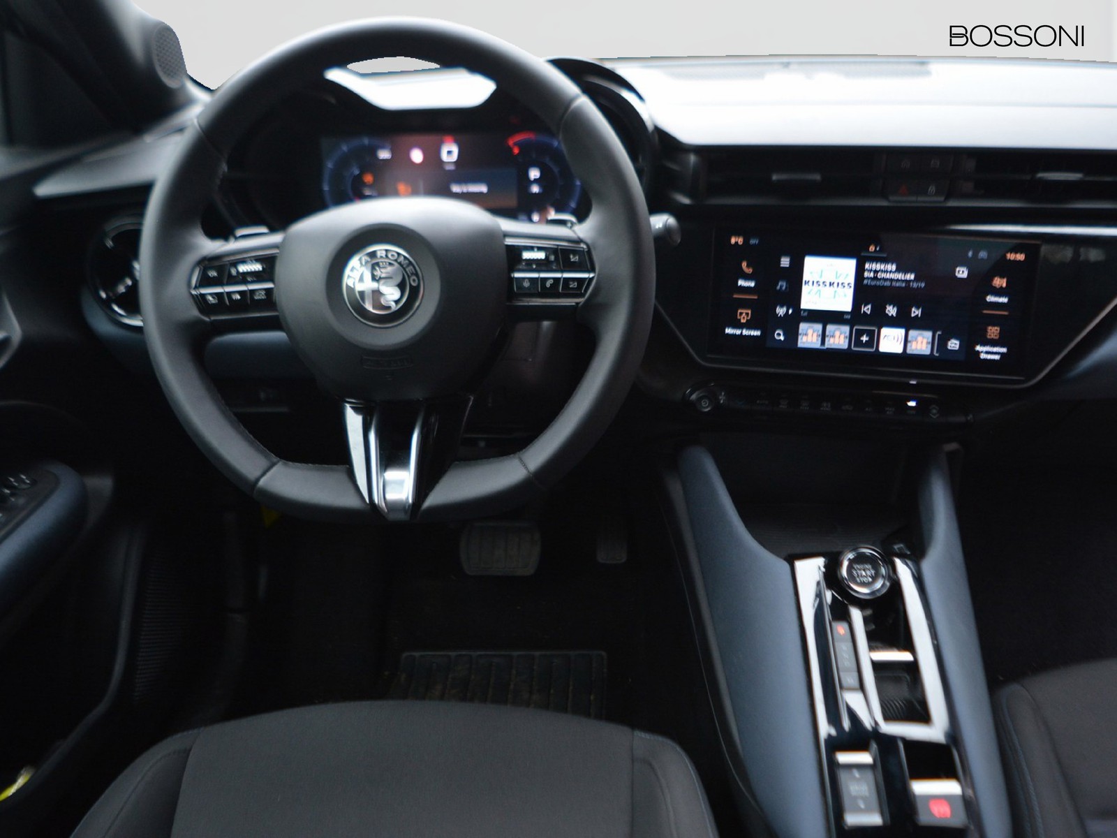 9 - Alfa Romeo Junior 1.2 hybrid 145cv ibrida edct6
