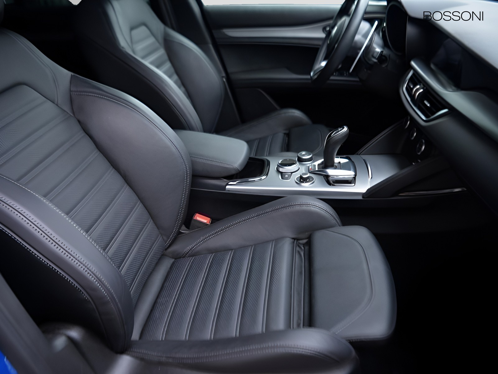 5 - Alfa Romeo Stelvio 2.2 turbo 210cv veloce q4 at8