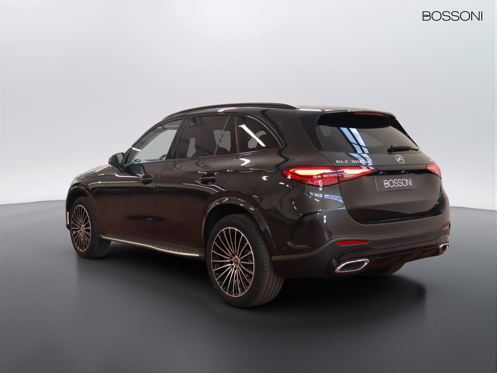 5 - Mercedes GLC suv 300 de plug in hybrid amg line advanced tech 4matic 9g-tronic