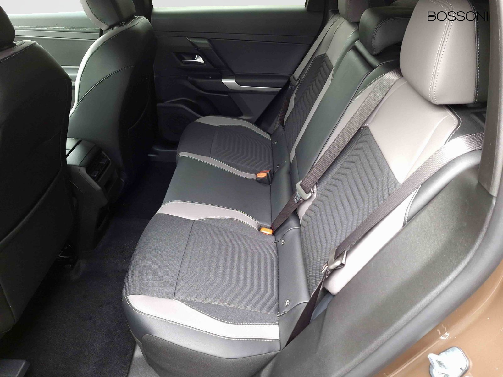 12 - Jeep Compass 1.2 turbo e-hybrid mhev 145cv first edition fwd edct6