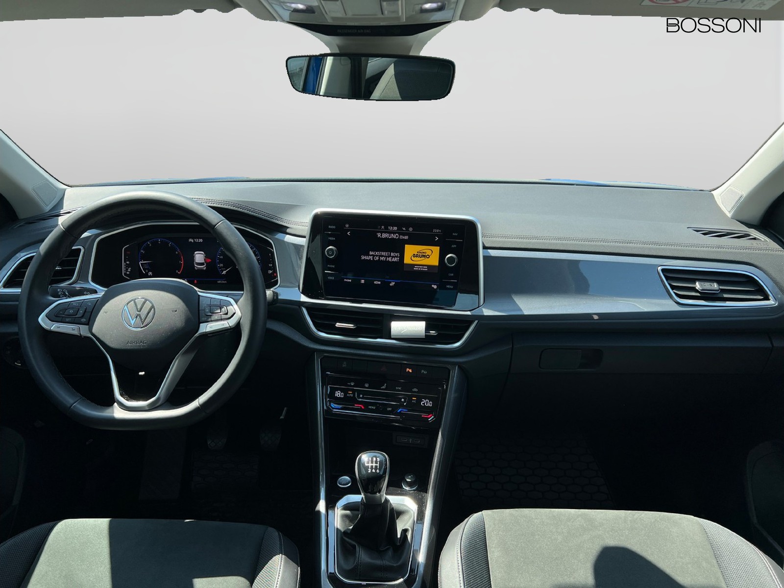 10 - Volkswagen T-Roc 1.0 tsi 110cv style