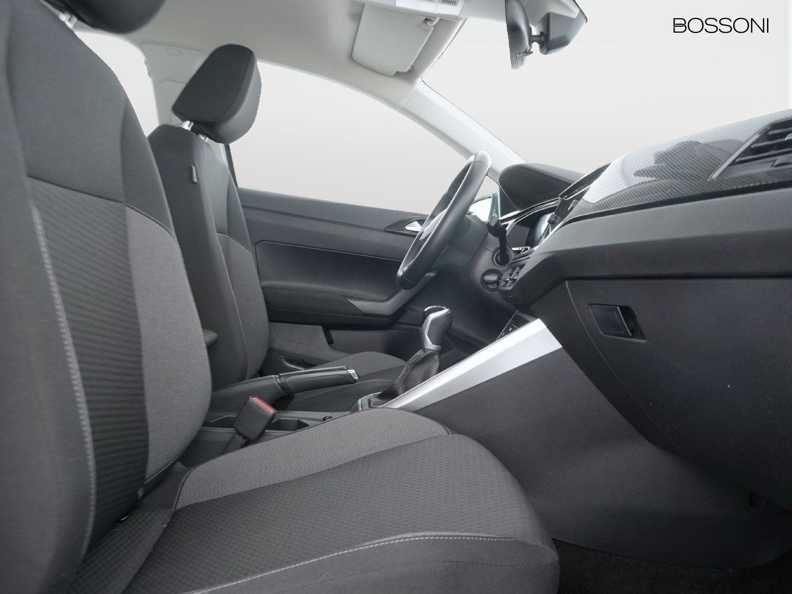 8 - Volkswagen Polo 1.0 tsi 95cv life