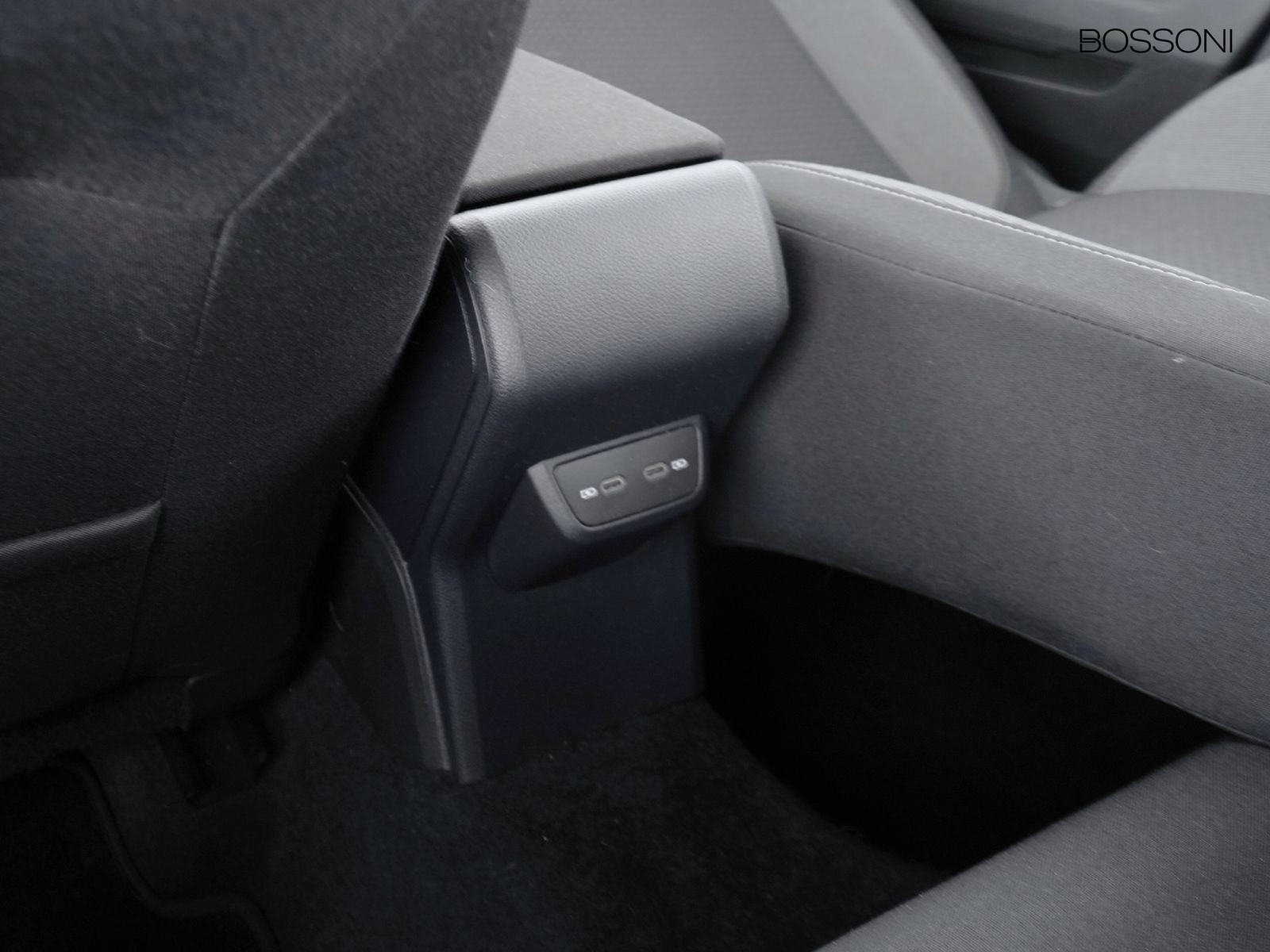 26 - Volkswagen Polo 1.0 tsi 95cv life