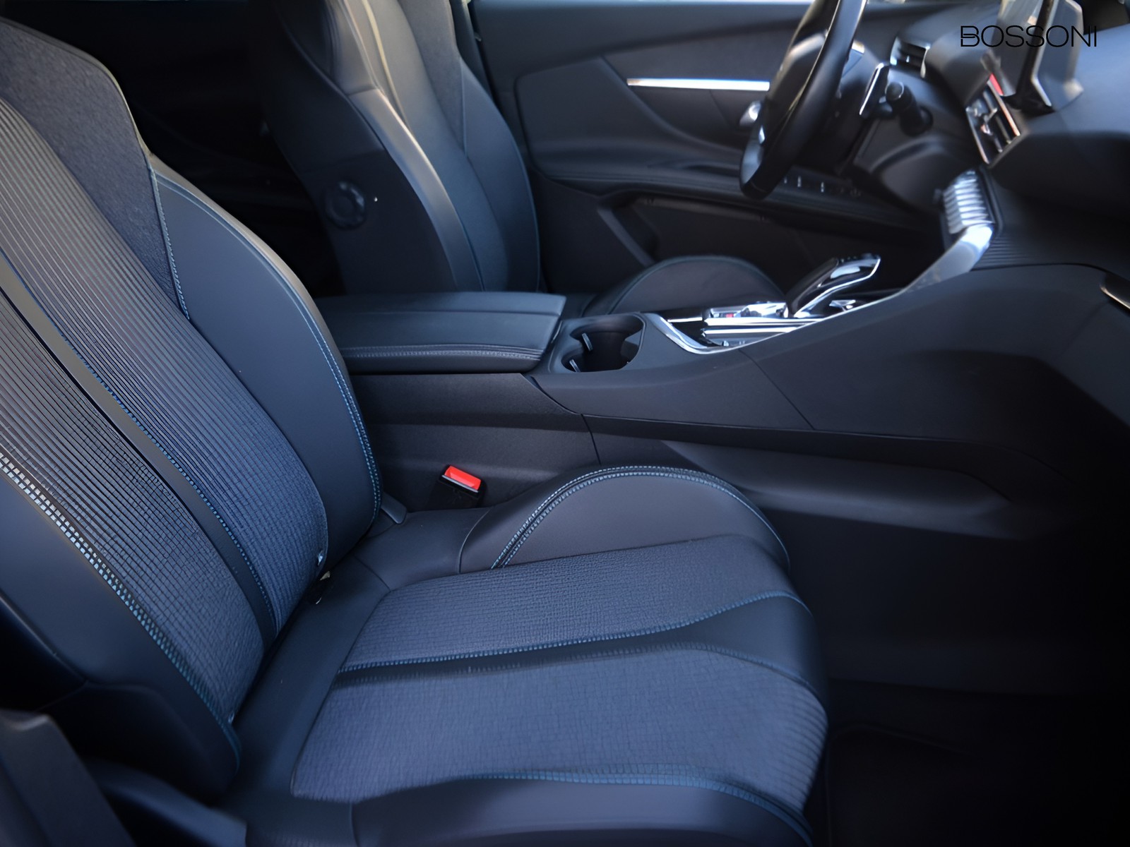 5 - Peugeot 3008 1.6 hybrid phev 225cv allure pack e-eat8