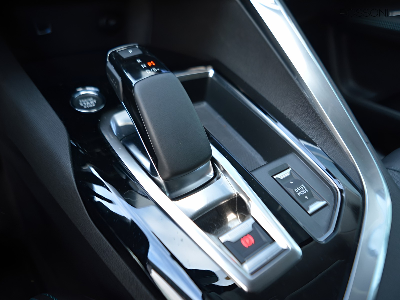 18 - Peugeot 3008 1.6 hybrid phev 225cv allure pack e-eat8