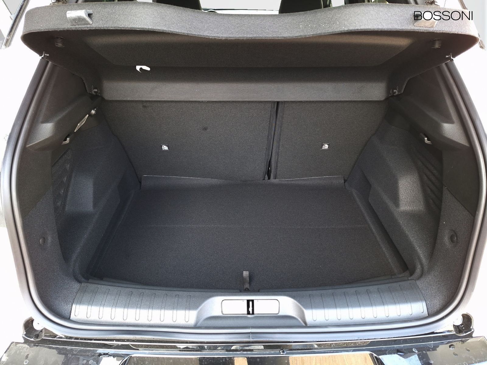 6 - Alfa Romeo Junior 1.2 hybrid 145cv ibrida edct6