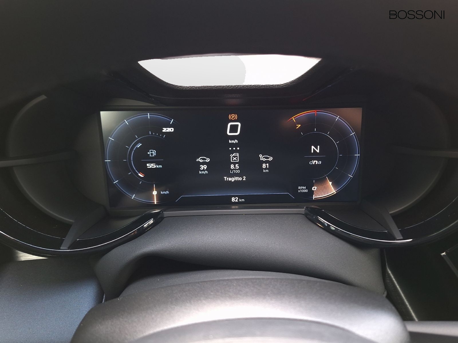 10 - Alfa Romeo Junior 1.2 hybrid 145cv ibrida edct6