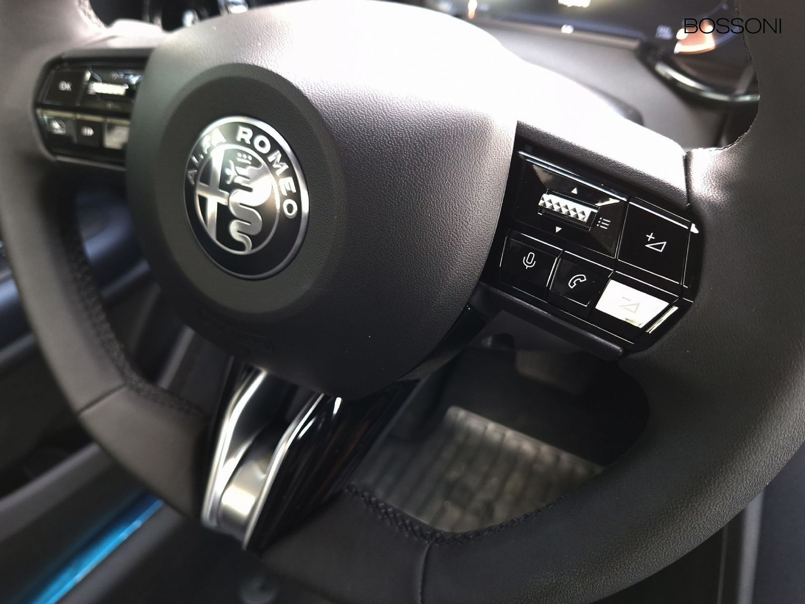 20 - Alfa Romeo Junior 1.2 hybrid 145cv ibrida edct6