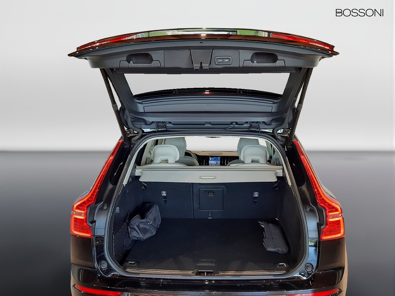 23 - Volvo XC60 2.0 b4 plus bright awd automatico