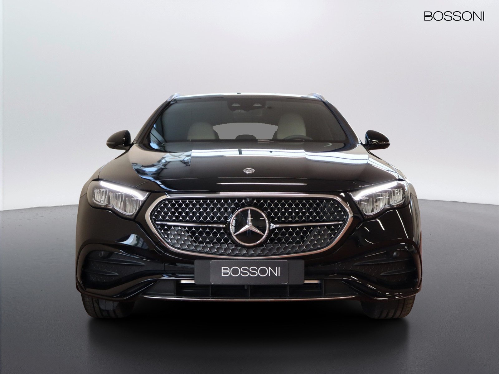 2 - Mercedes Classe E station wagon 220 d amg line advanced 4matic 9g-tronic