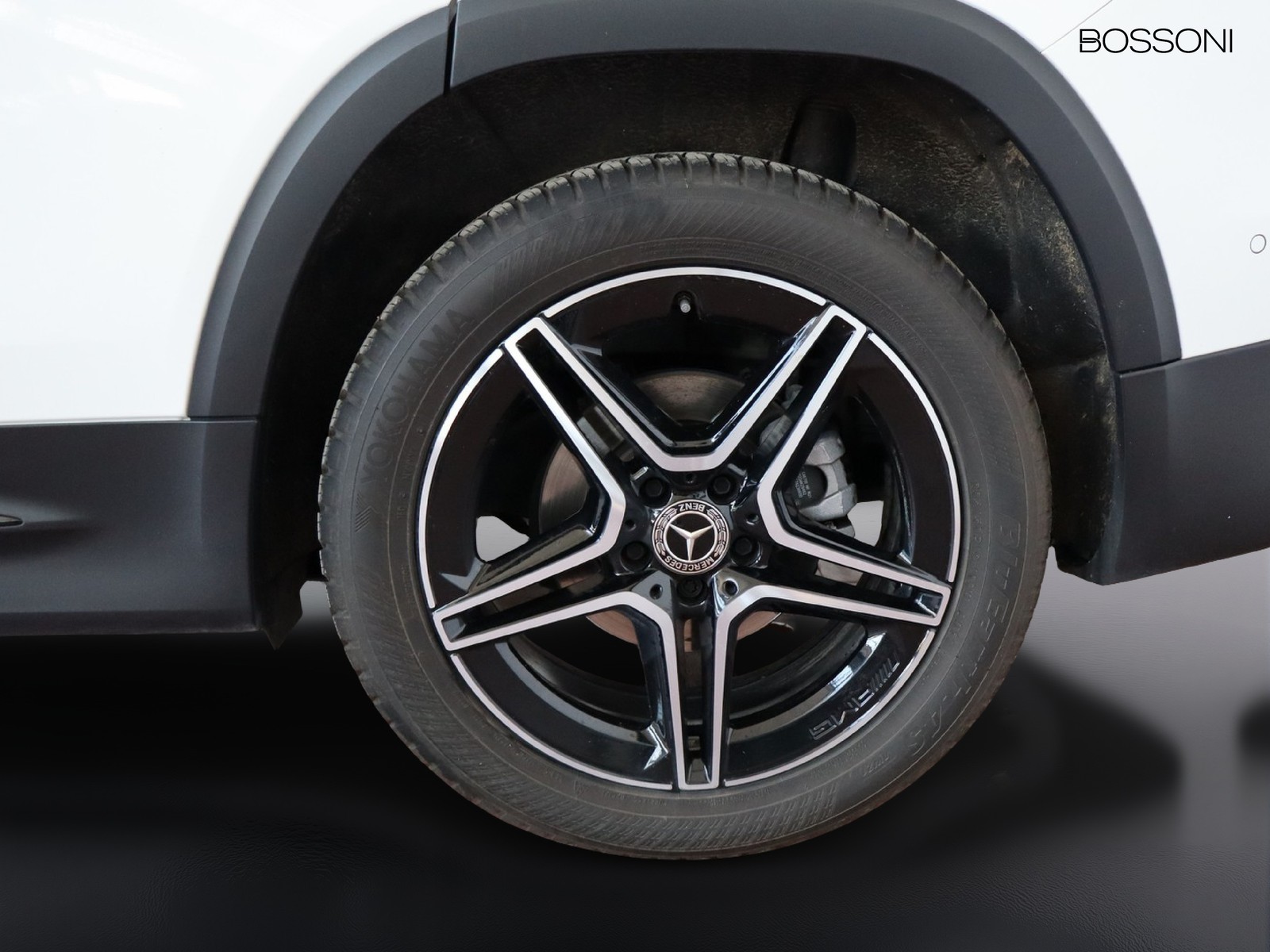 4 - Mercedes GLB 200 d premium 8g-dct