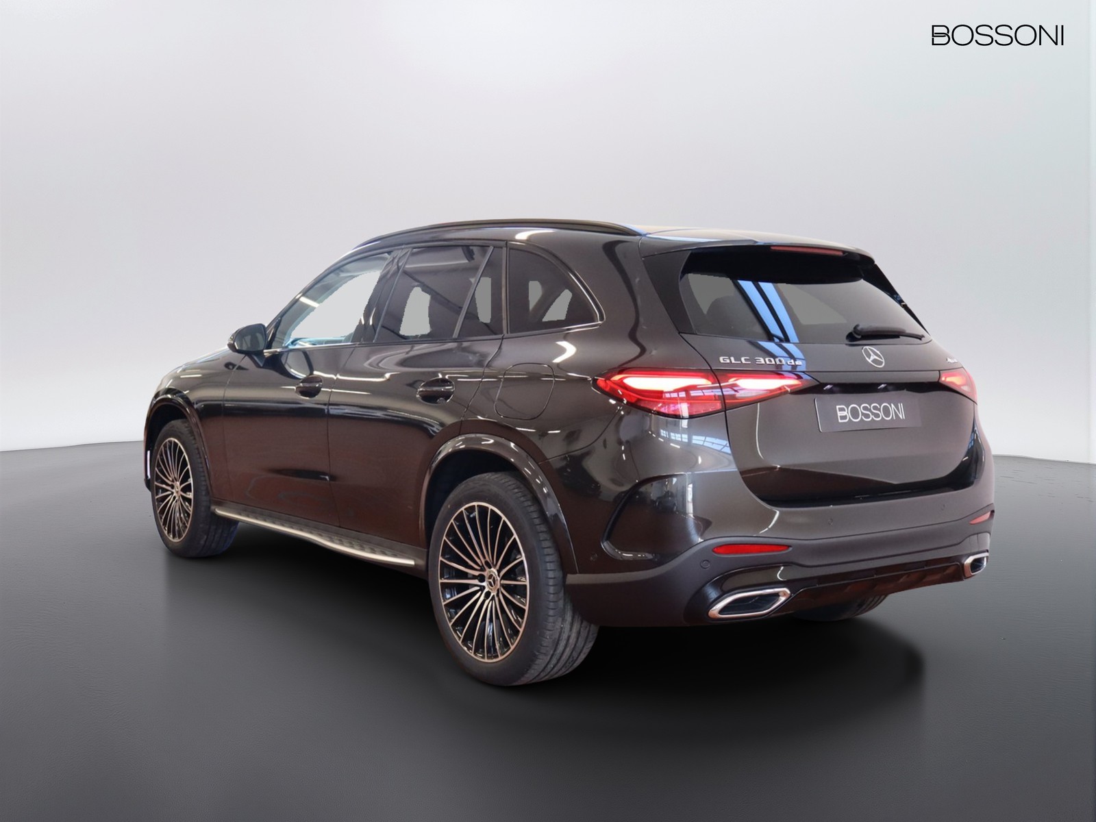 5 - Mercedes GLC suv 300 de plug in hybrid amg line advanced tech 4matic 9g-tronic
