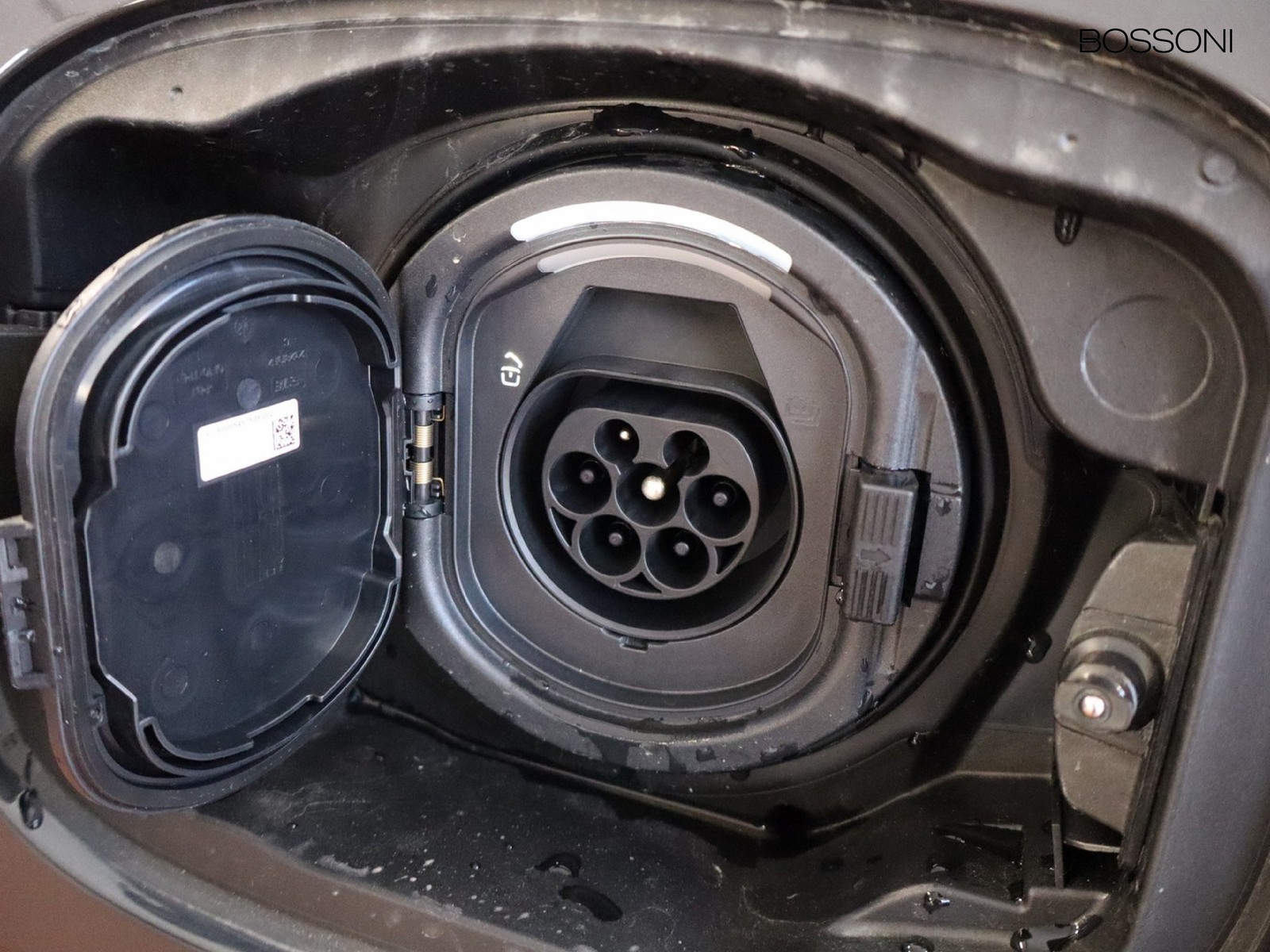 17 - Mercedes GLC suv 300 de plug in hybrid amg line advanced tech 4matic 9g-tronic