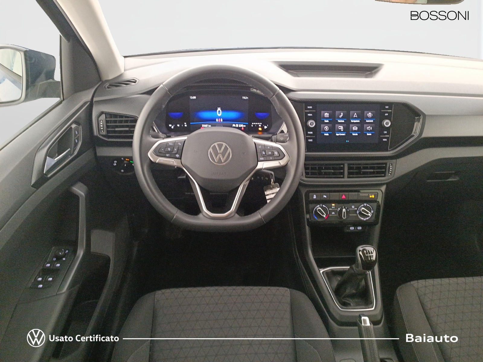 8 - Volkswagen T-Cross 1.0 tsi 95cv style