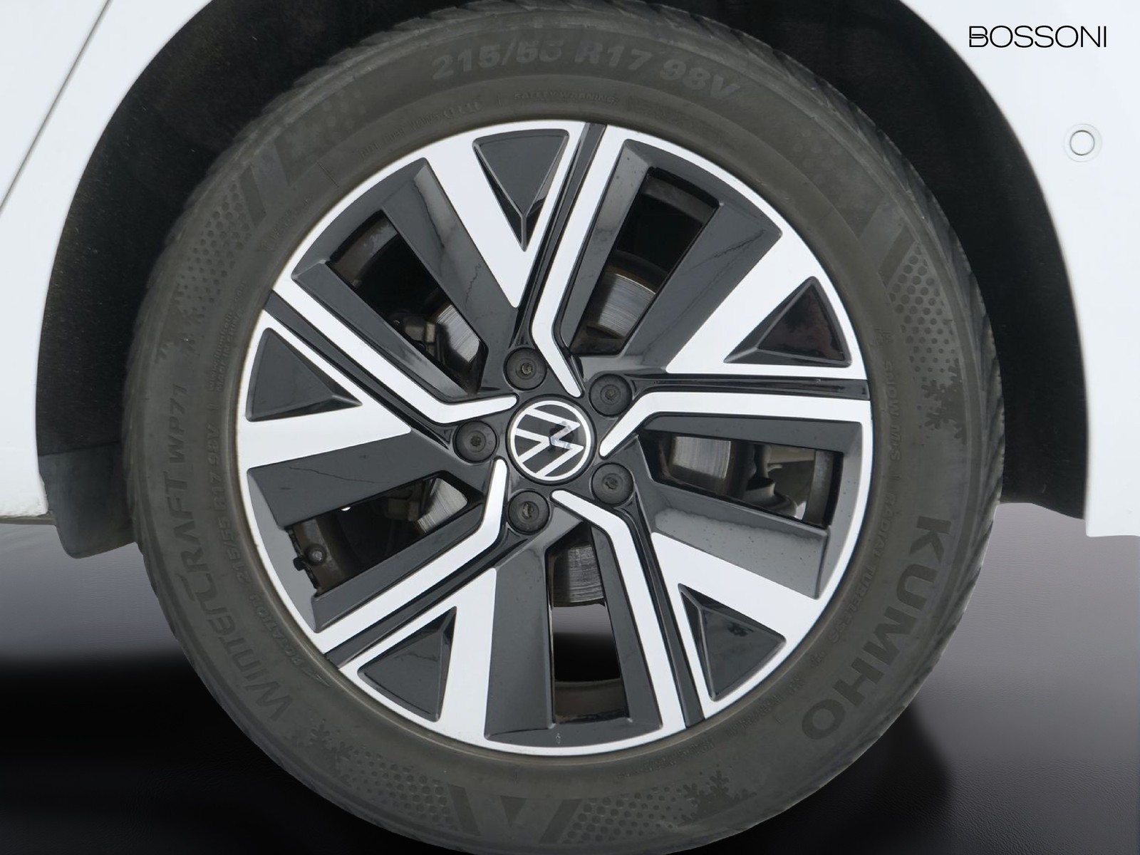 12 - Volkswagen Touran 2.0 tdi scr executive dsg