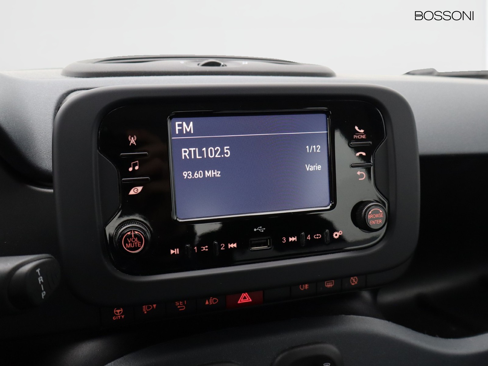 10 - Fiat Panda 1.0 firefly hybrid 70cv s&s 5p.ti