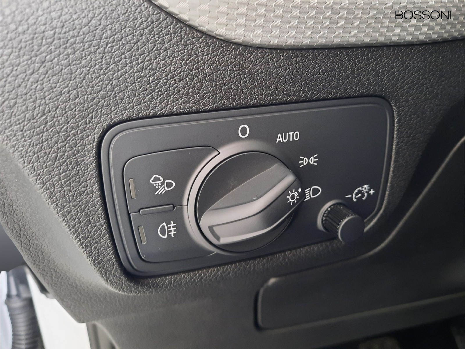 22 - Audi Q2 30 2.0 tdi s line edition