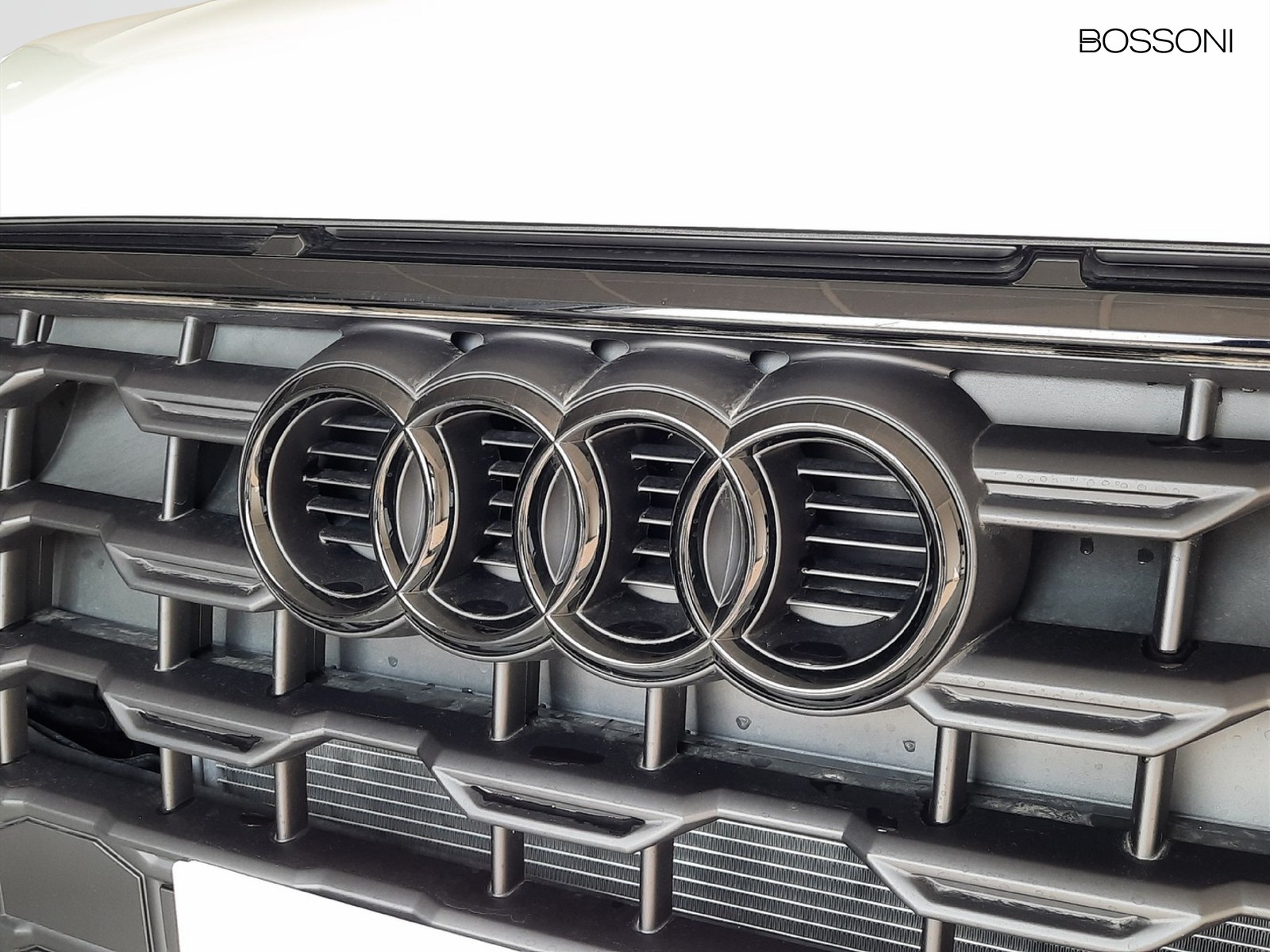 28 - Audi Q2 30 2.0 tdi s line edition