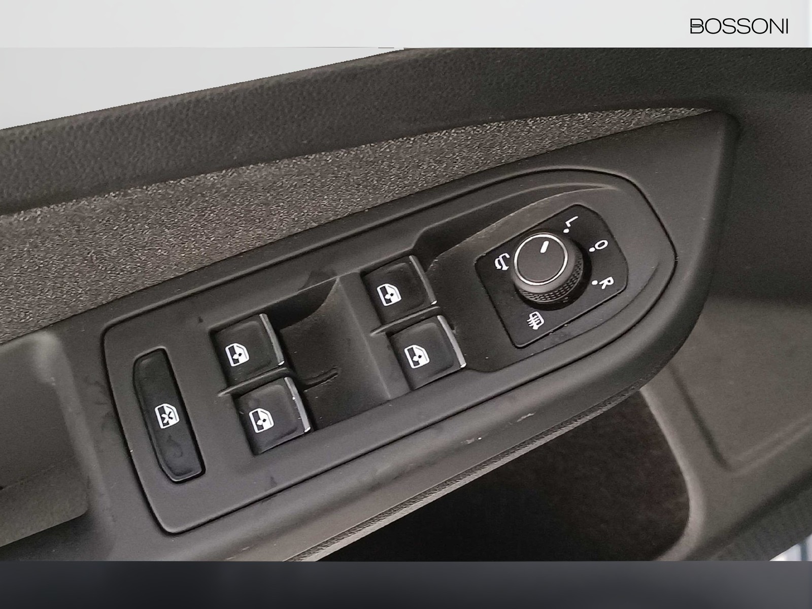 24 - Volkswagen Golf 2.0 tdi scr 115cv life