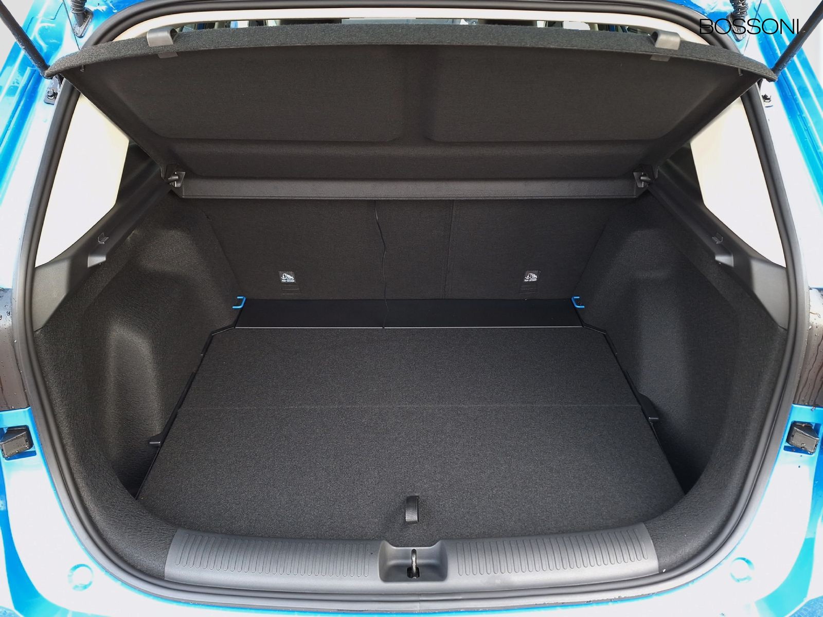 6 - Mg ZS 1.5 hybrid+ luxury auto