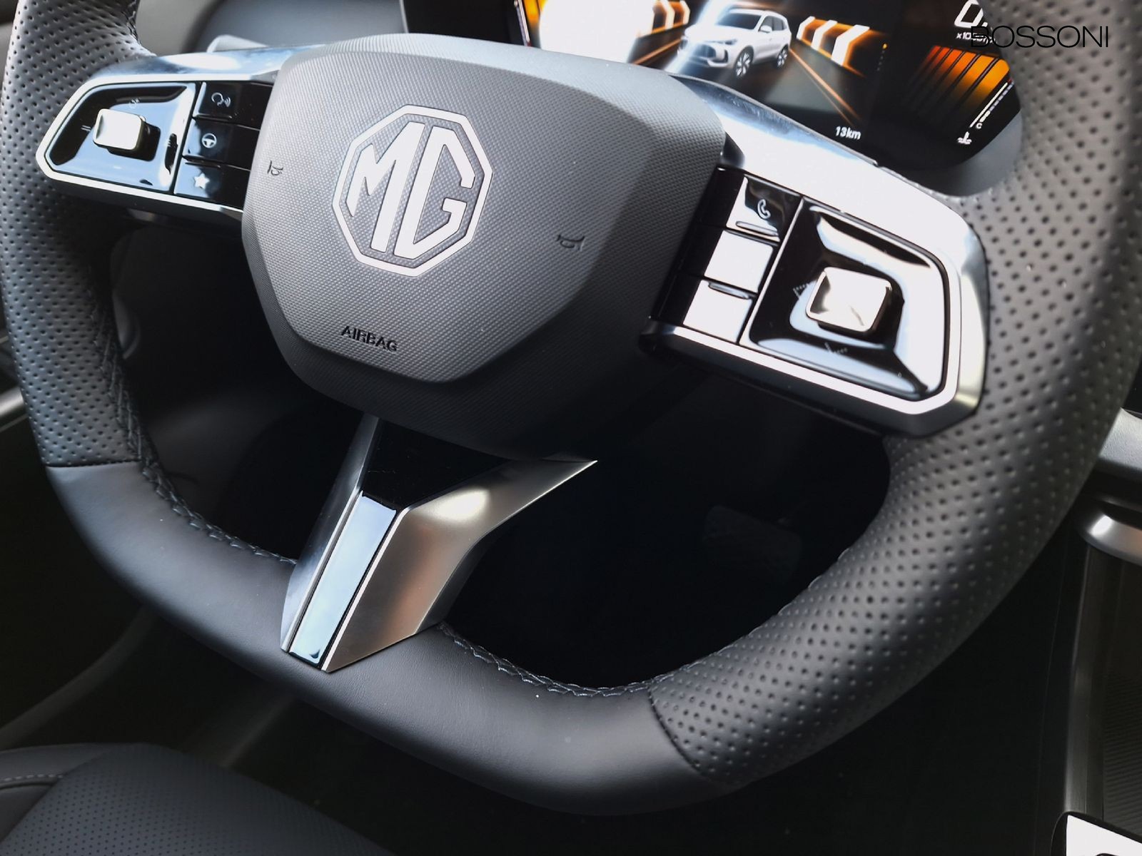 20 - Mg ZS 1.5 hybrid+ luxury auto