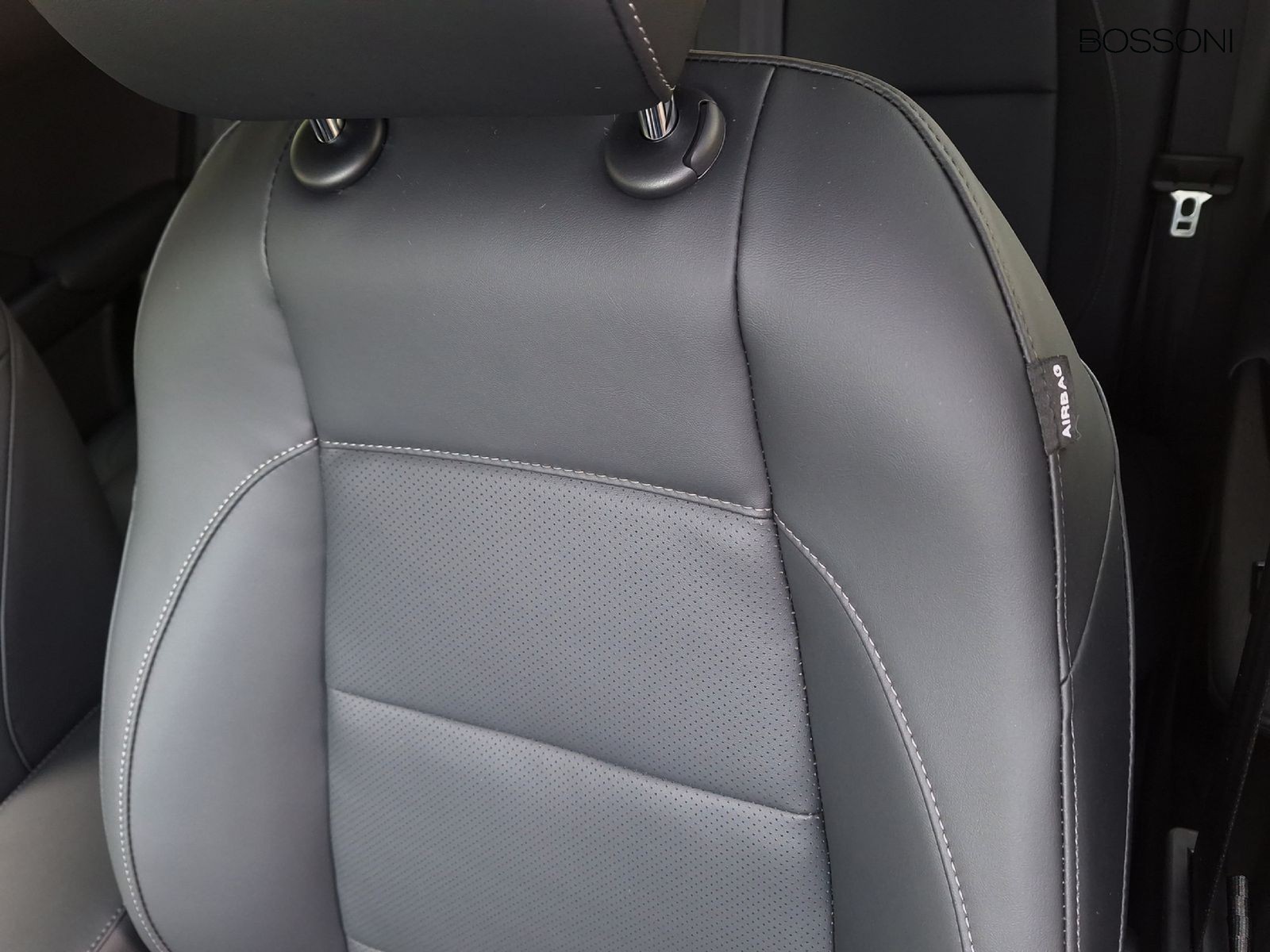 21 - Mg ZS 1.5 hybrid+ luxury auto