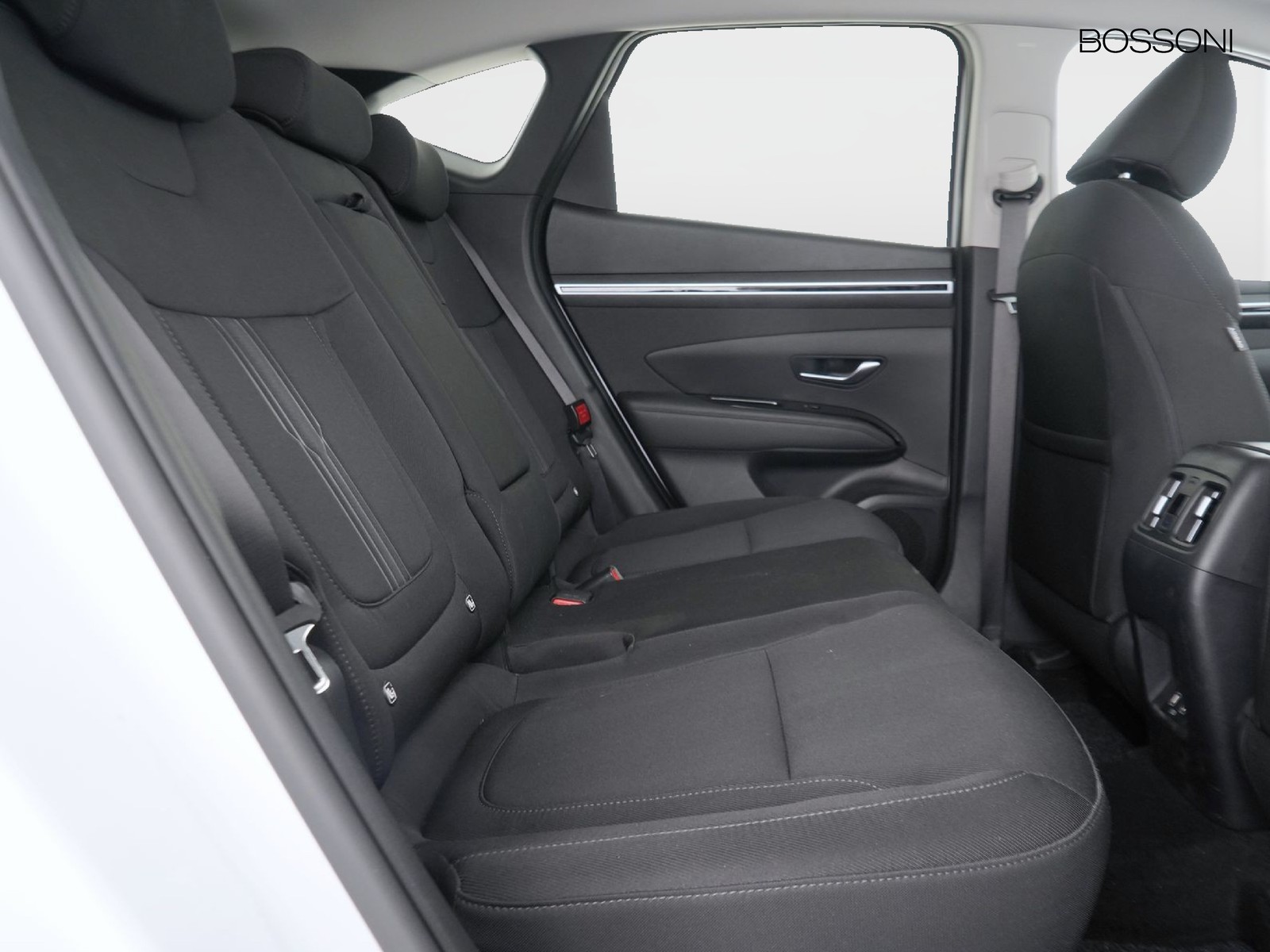 9 - Hyundai Tucson 1.6 t-gdi 48v xline 2wd dct