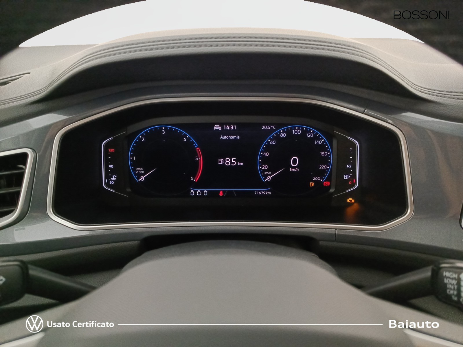 9 - Volkswagen T-Roc 2.0 tdi scr 115cv style