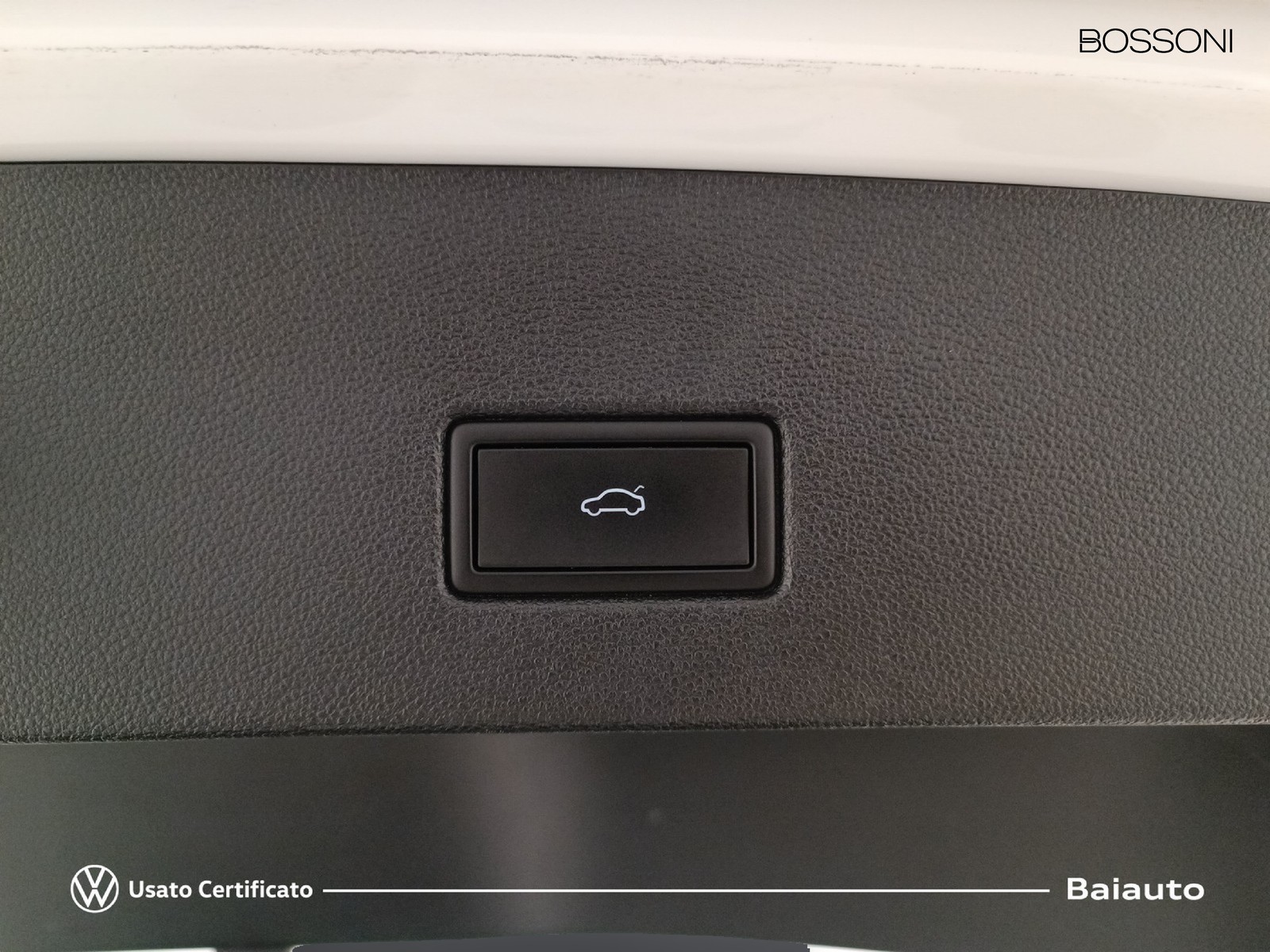 32 - Volkswagen T-Roc 2.0 tdi scr 115cv style