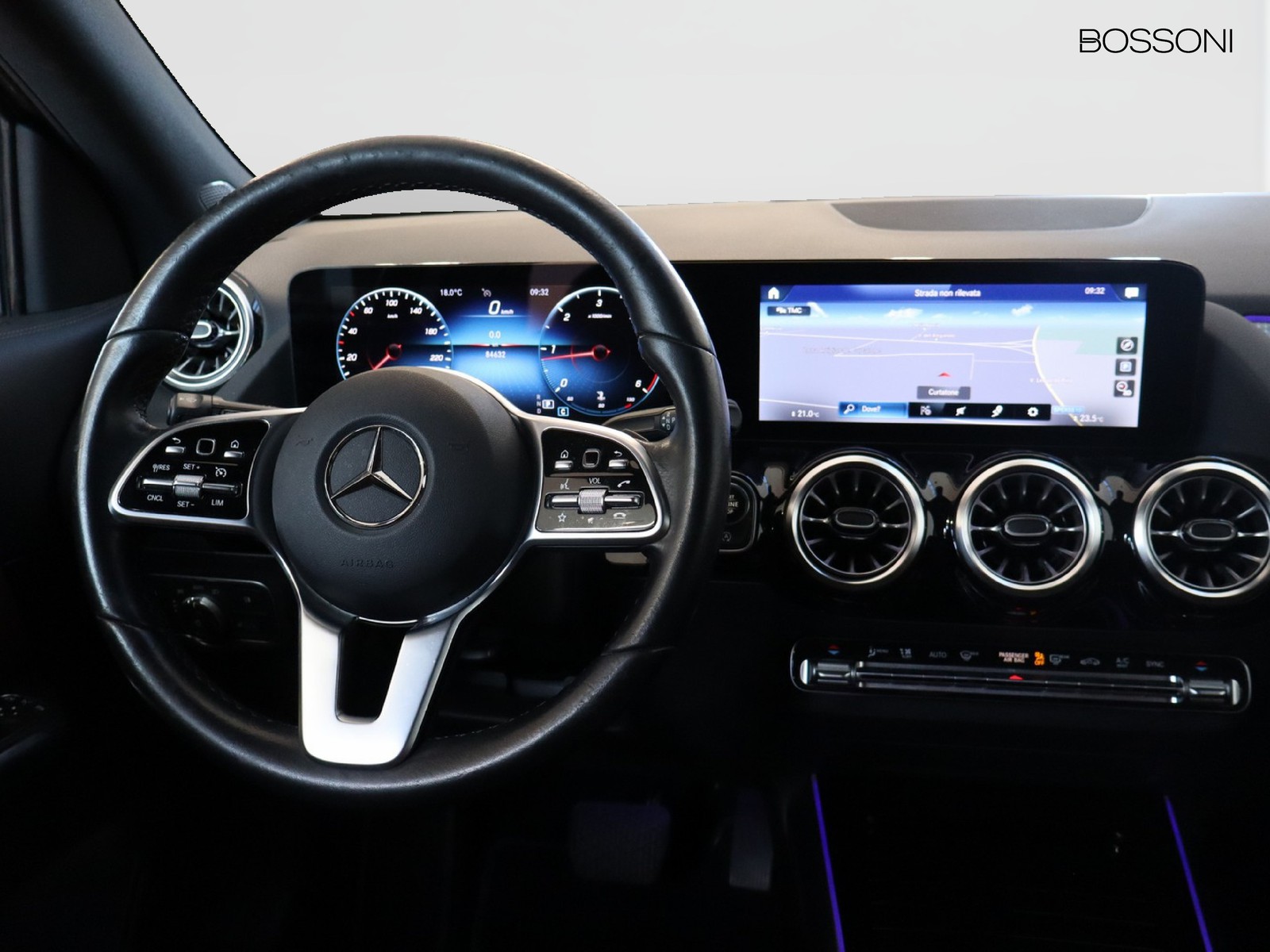 12 - Mercedes GLA 200 d sport plus 8g-dct