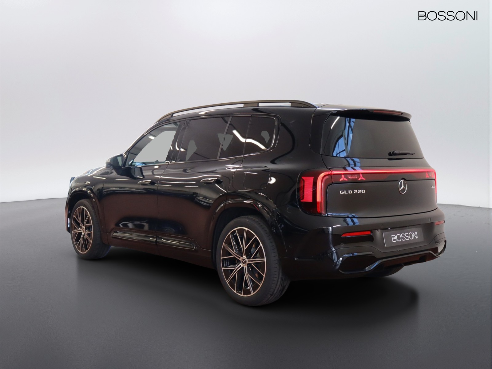 5 - Mercedes GLB 220 advanced plus 4matic 8g-edct