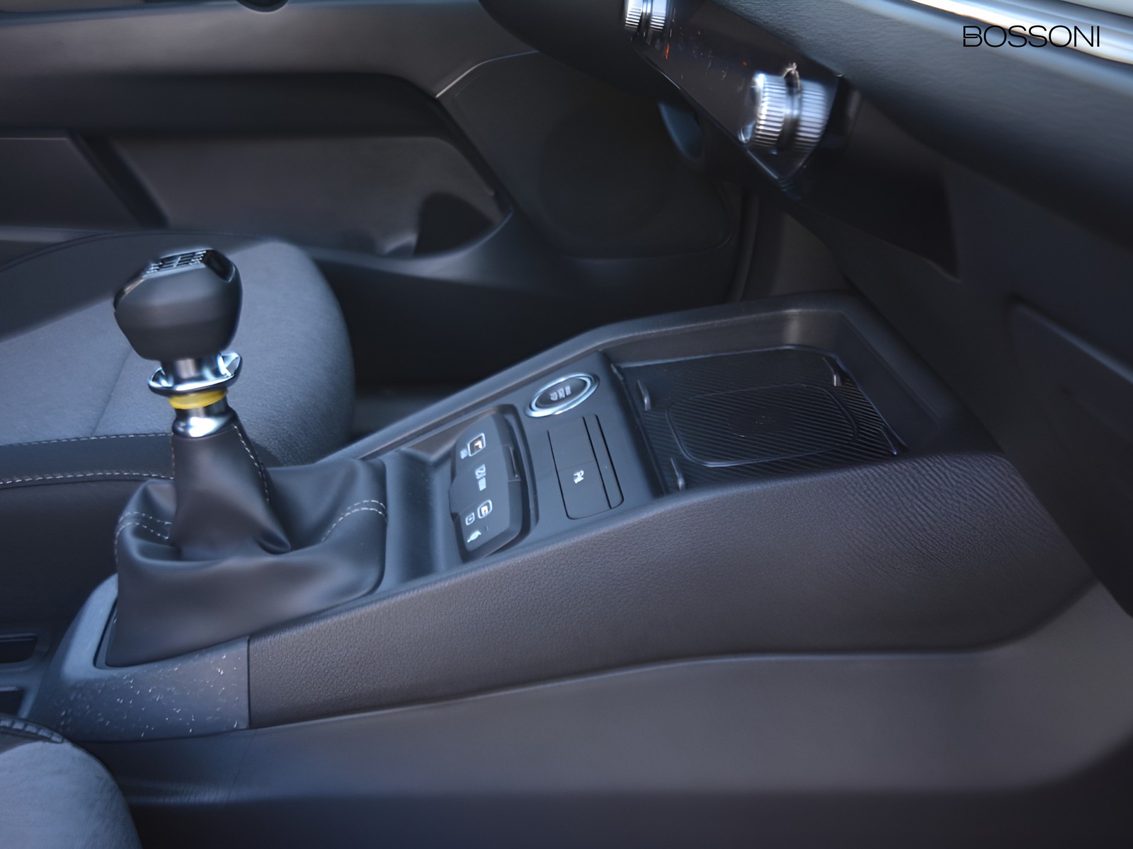 12 - Kia Stonic 1.0 t-gdi mhev style tech pack