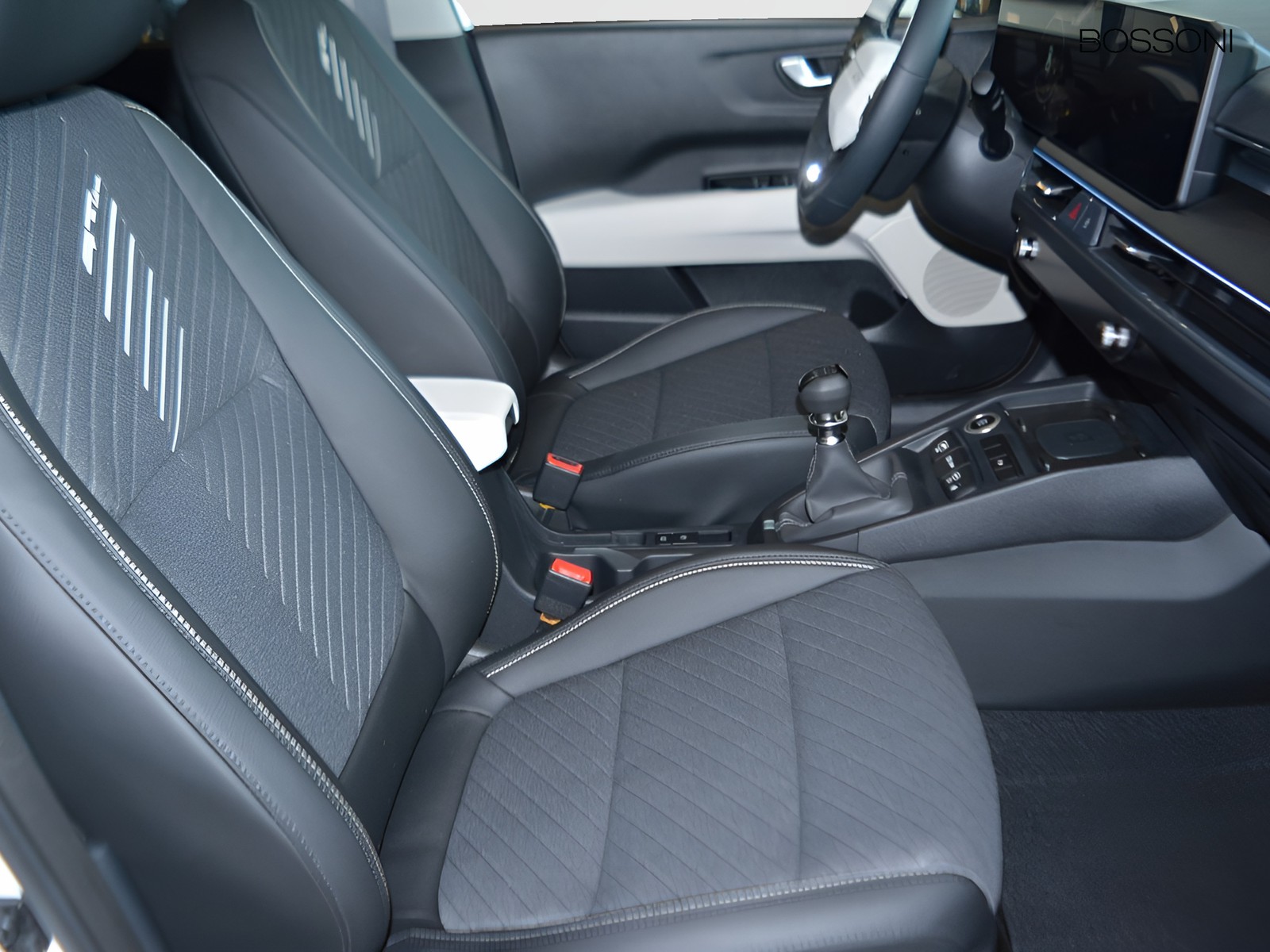 5 - Kia Stonic 1.0 t-gdi mhev gt-line
