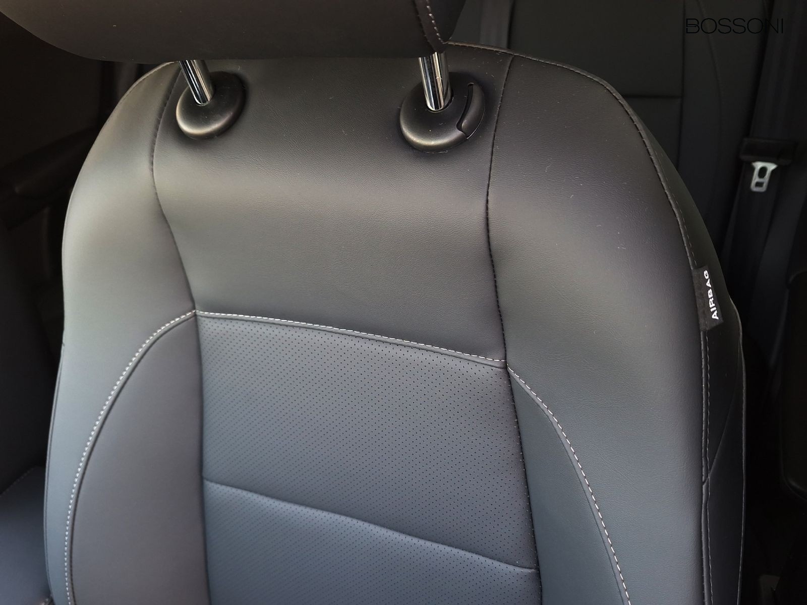 21 - Mg ZS 1.5 hybrid+ luxury auto