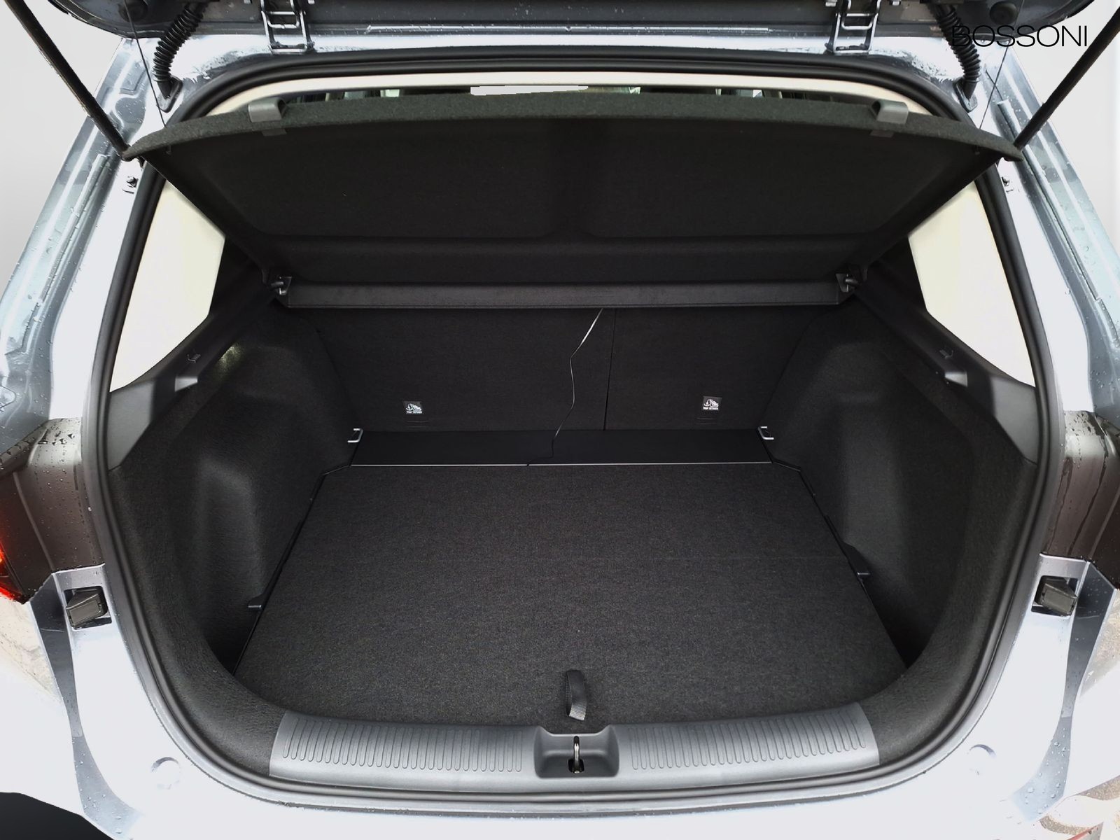 6 - Mg ZS 1.5 hybrid+ luxury auto