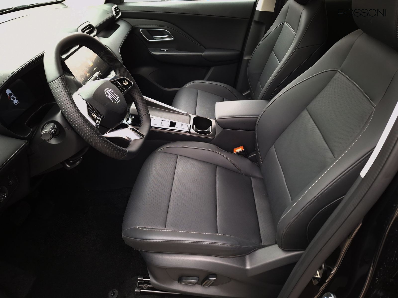 11 - Mg ZS 1.5 hybrid+ luxury auto