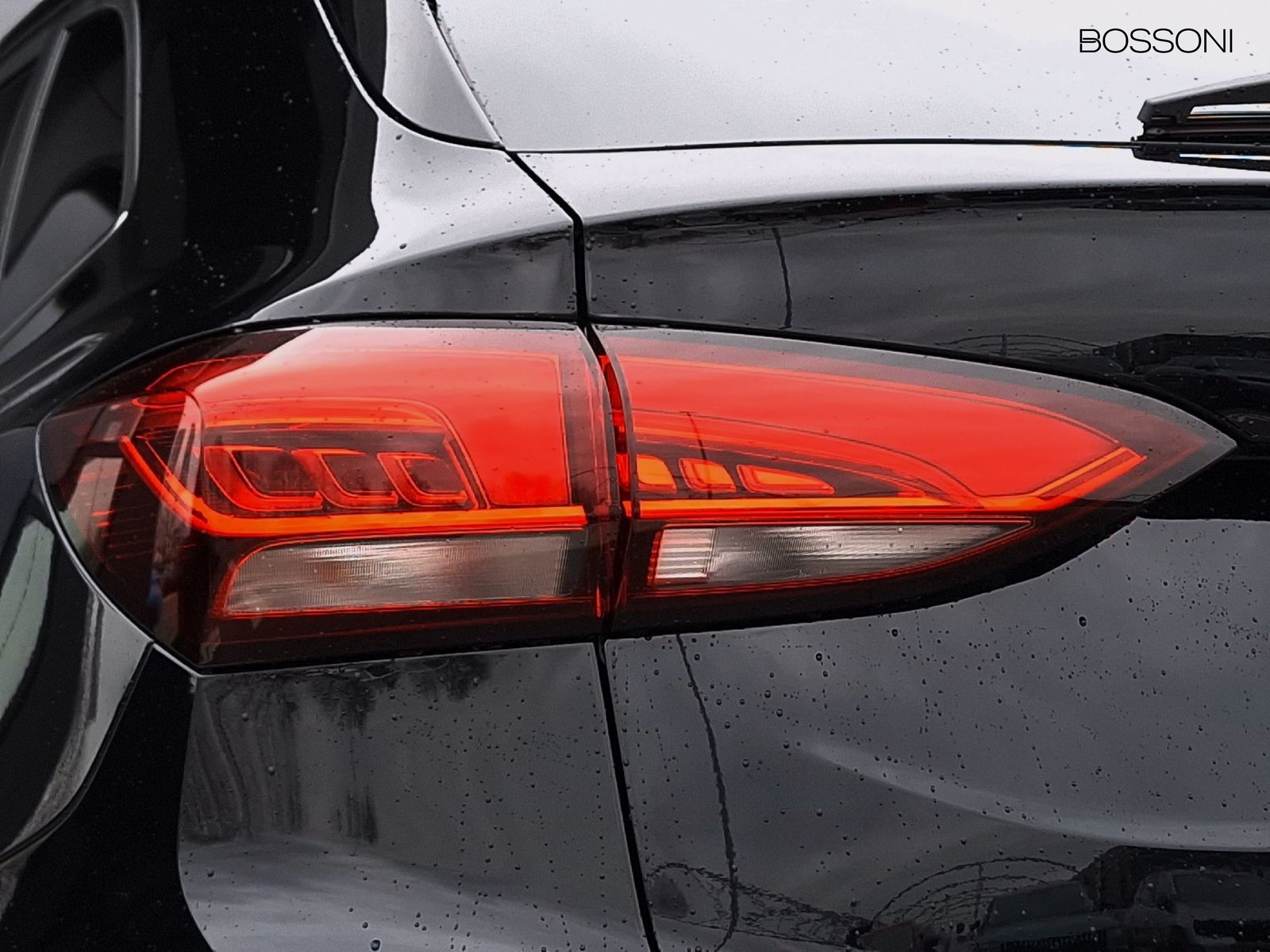 15 - Mg ZS 1.5 hybrid+ luxury auto