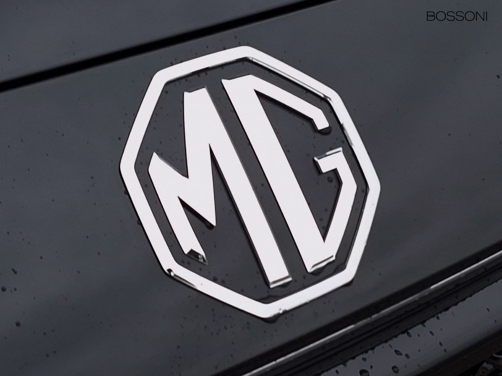 24 - Mg ZS 1.5 hybrid+ luxury auto