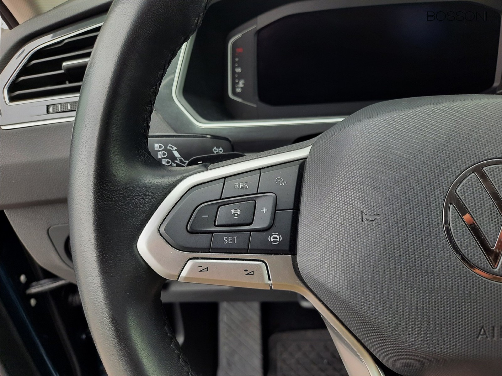 17 - Volkswagen Tiguan 2.0 tdi scr 150cv elegance dsg