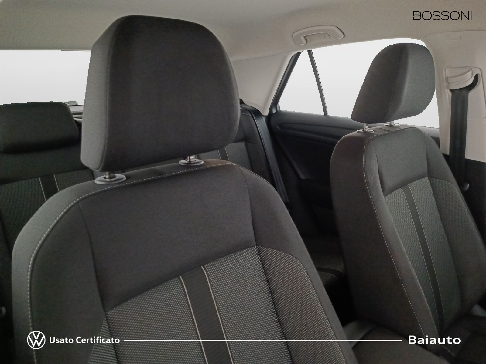 21 - Volkswagen T-Roc 1.0 tsi 110cv life