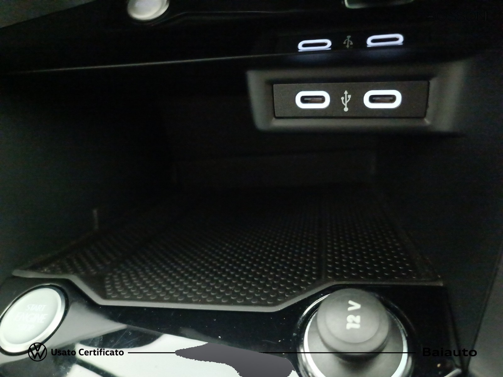 12 - Volkswagen T-Roc 1.5 tsi act edition plus dsg