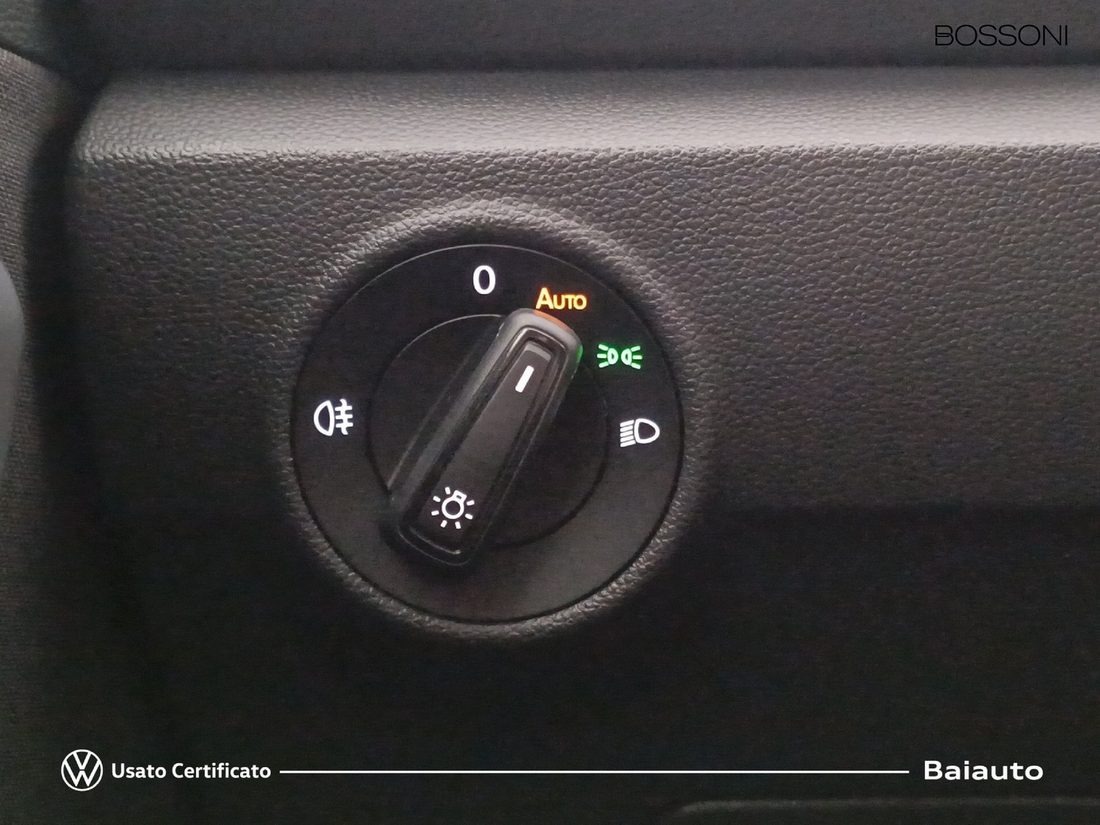 17 - Volkswagen T-Roc 1.5 tsi act edition plus dsg