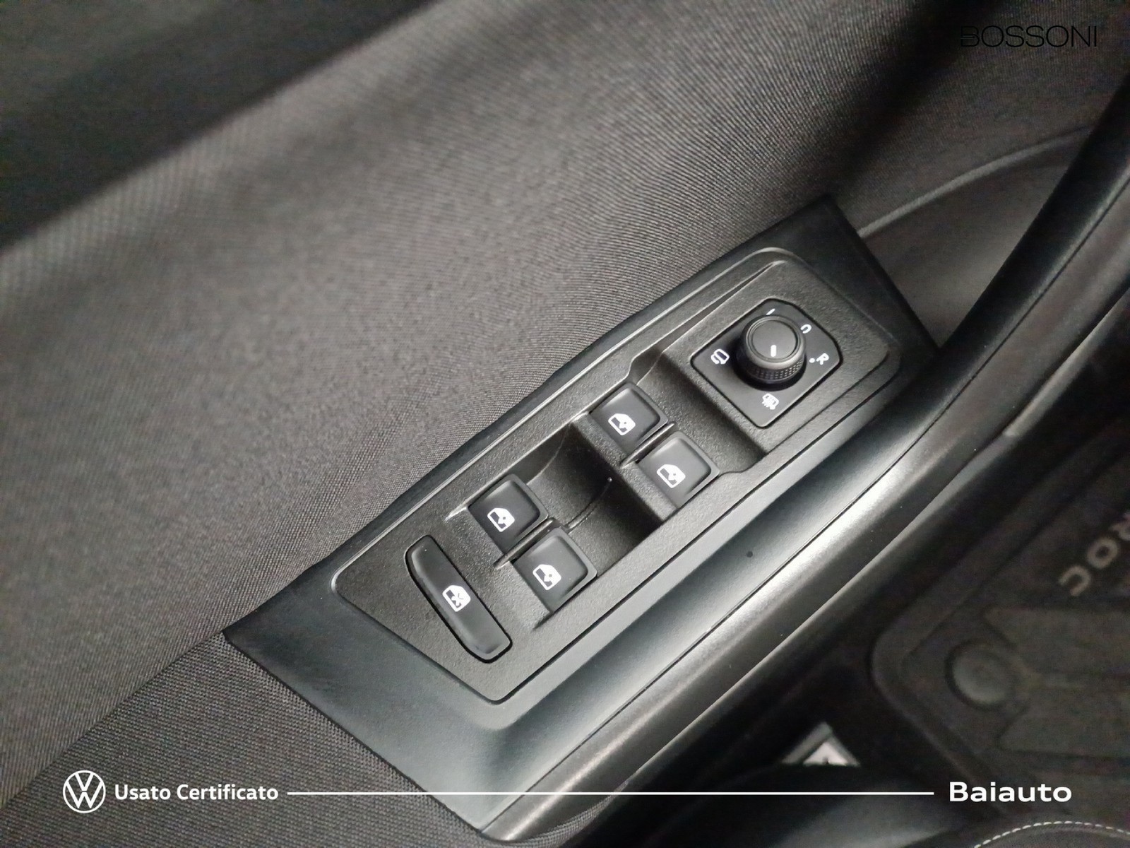 18 - Volkswagen T-Roc 1.5 tsi act edition plus dsg