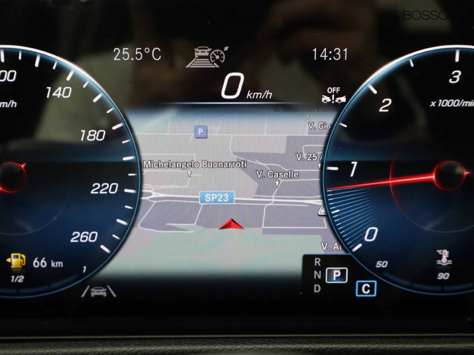 16 - Mercedes GLB 200 d premium 8g-dct