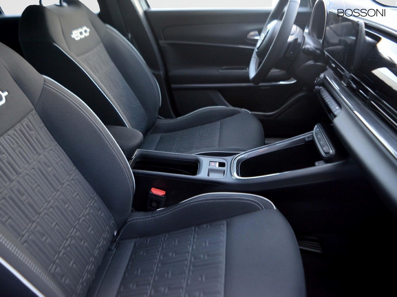 5 - Fiat 600 1.2 hybrid 145cv edct