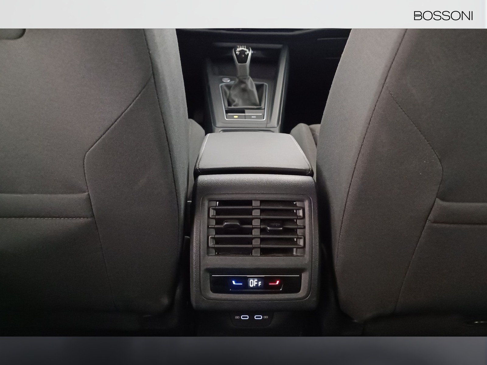 38 - Volkswagen Golf 2.0 tdi scr 115cv life