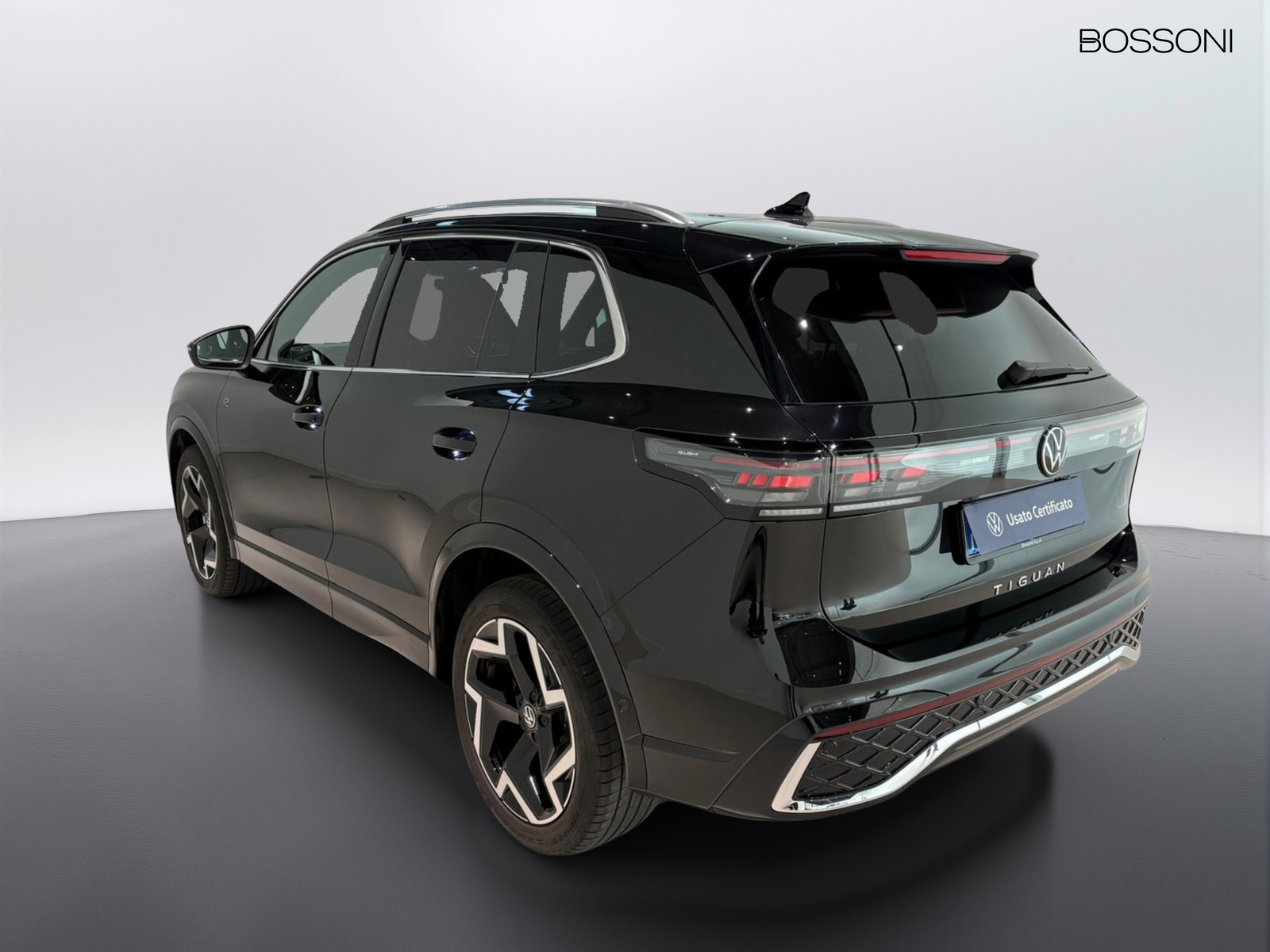 6 - Volkswagen Tiguan 2.0 tdi scr 150cv r-line dsg