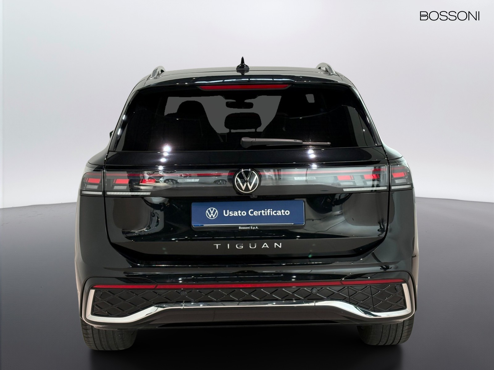 8 - Volkswagen Tiguan 2.0 tdi scr 150cv r-line dsg