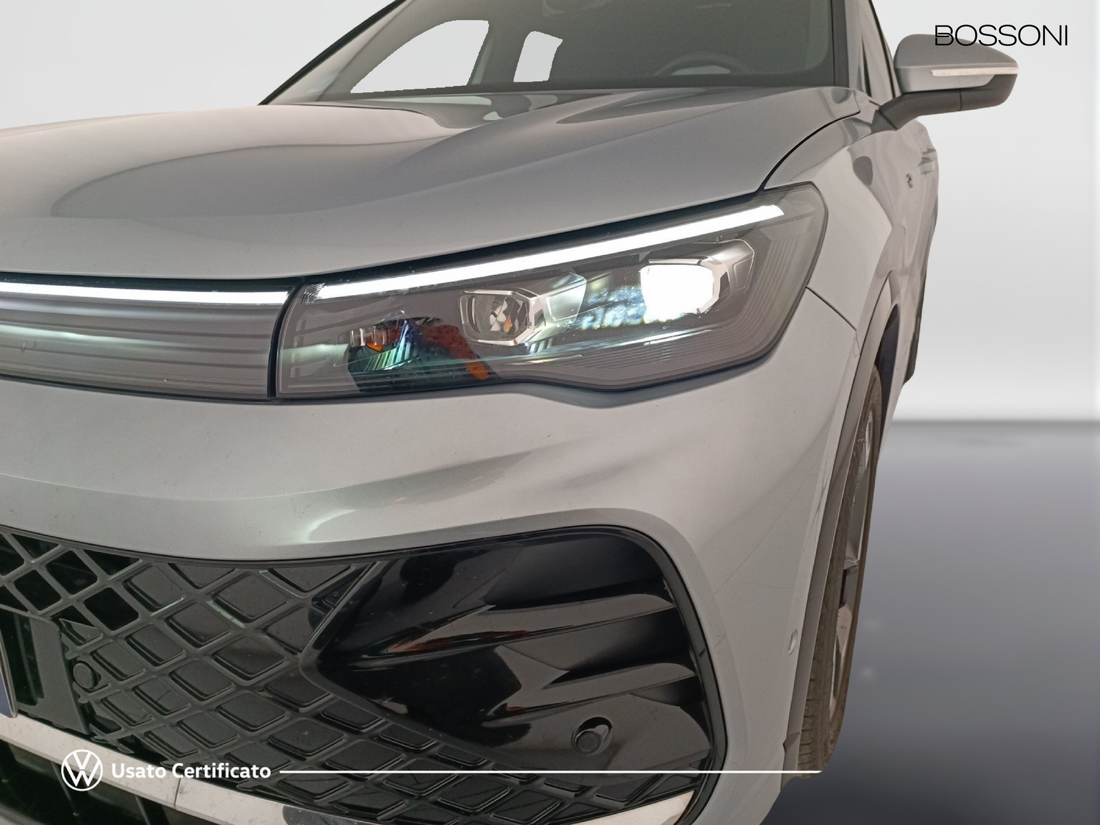 27 - Volkswagen Tiguan 2.0 tdi scr 150cv r-line dsg