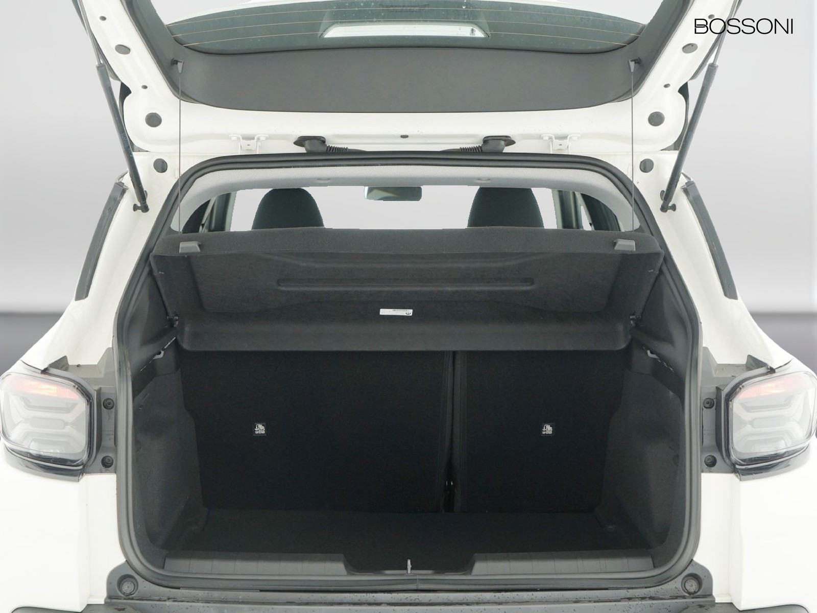 10 - Jeep Avenger full-electric longitude fwd auto